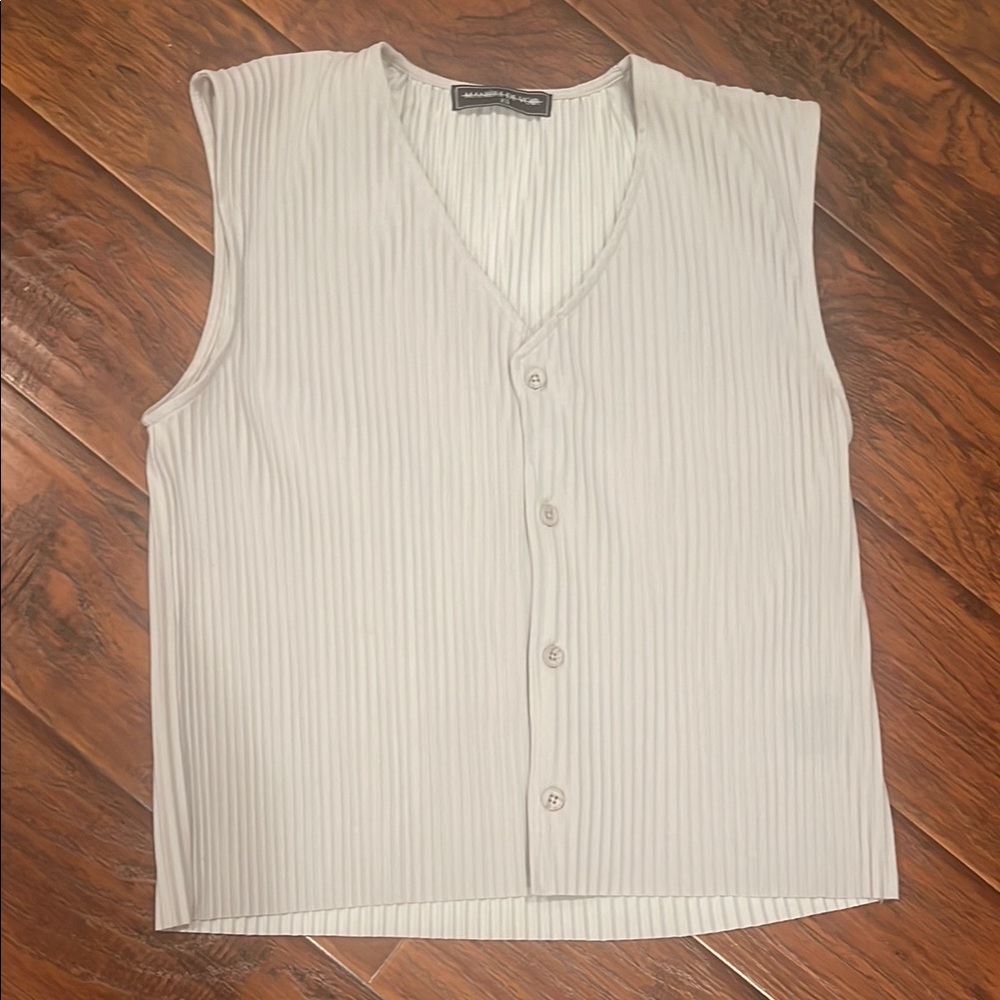 **SOLD**Grey Sleeveless Vest